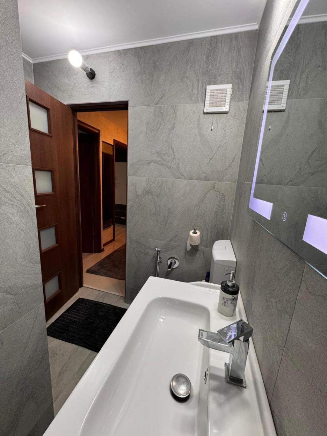 Apartament Alexe เอโฟริเอนอร์ด ภายนอก รูปภาพ
